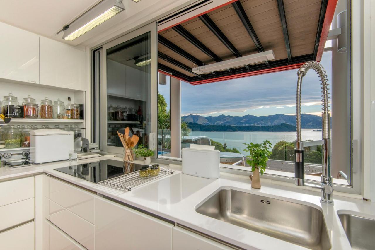 The Bolthole - Charteris Bay Holiday Home Lyttelton Экстерьер фото